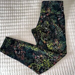 Sweaty Betty “the power” 7/8 leggings in size XS EUC